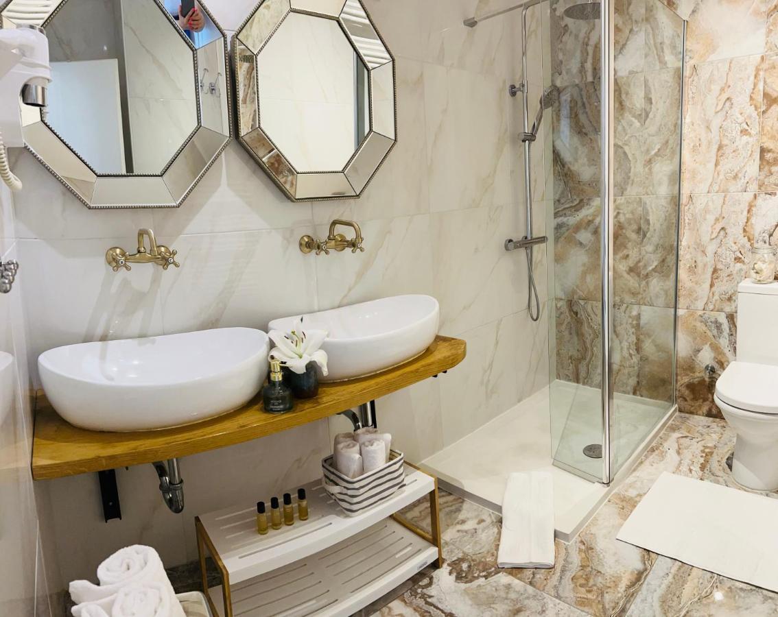 La Dolce Vita Luxury Apartments With Best Free Private Parking In City Center بولا المظهر الخارجي الصورة