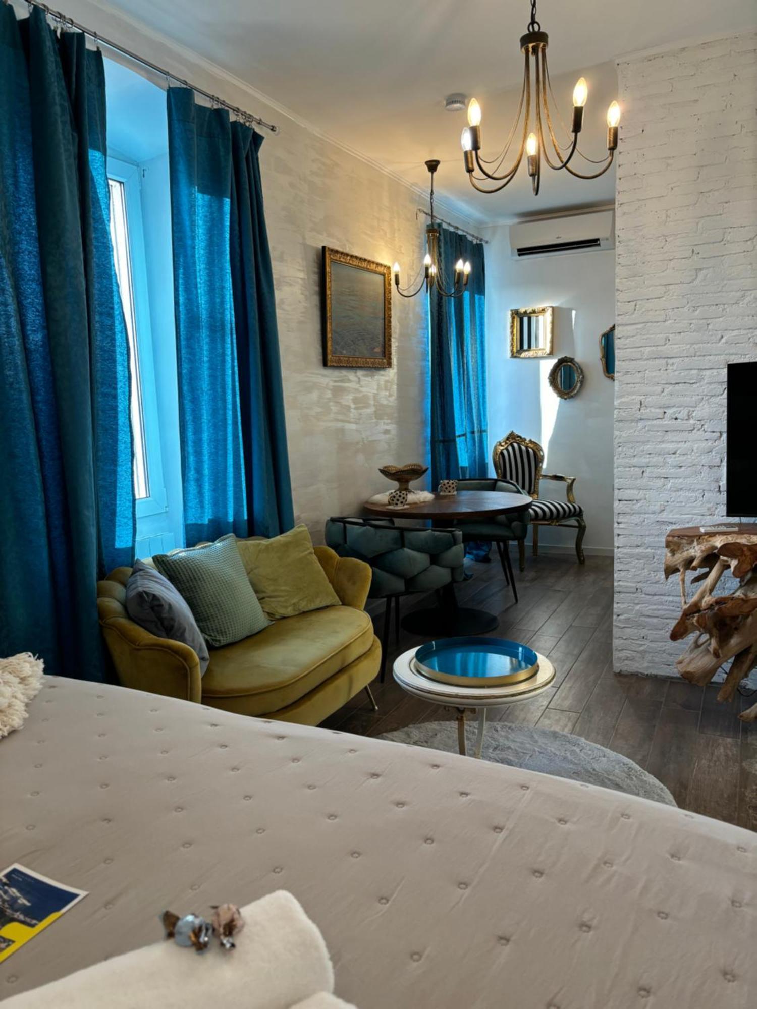 La Dolce Vita Luxury Apartments With Best Free Private Parking In City Center بولا المظهر الخارجي الصورة